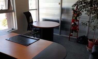 Av. Del Valle Sur/Santa Clara - Oficina - Arriendo
