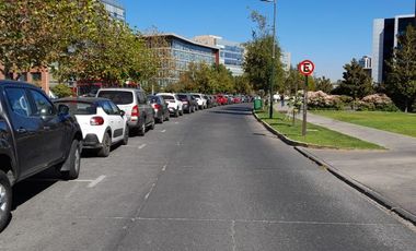 Av. Del Valle Sur/Santa Clara - Oficina - Arriendo