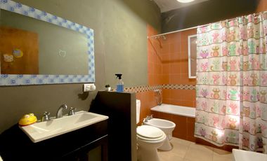 VENTA CHALET 6 AMBIENTES LOTE 750 MS SANTA CLARA