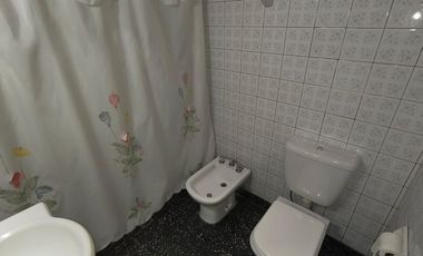 VENTA CASA 3 AMBIENTES CON QUINCHO Y COCHERA