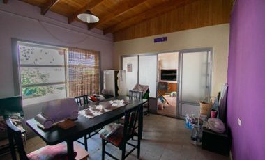 CASAS EN VENTA BERISSO 3 DORM., QUINCHO Y PATIO