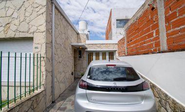 CASAS EN VENTA BERISSO 3 DORM., QUINCHO Y PATIO
