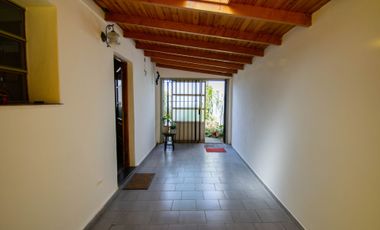 CASAS EN VENTA BERISSO 3 DORM., QUINCHO Y PATIO