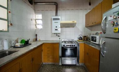 CASAS EN VENTA BERISSO 3 DORM., QUINCHO Y PATIO