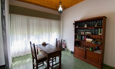 CASAS EN VENTA BERISSO 3 DORM., QUINCHO Y PATIO