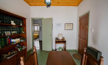 CASAS EN VENTA BERISSO 3 DORM., QUINCHO Y PATIO