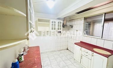 Casa en Venta en Avenida Las Torres, Lo Espejo