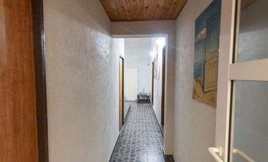 CASA venta Gerli 5 ambientes 172 metros PATIO
