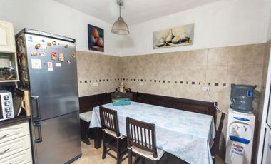 CASA venta Gerli 5 ambientes 172 metros PATIO