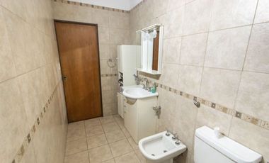 CASA venta Gerli 5 ambientes 172 metros PATIO