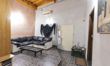 CASA venta Gerli 5 ambientes 172 metros PATIO