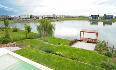 CASA EN VENTA A LA LAGUNA EN SAN SEBASTIAN