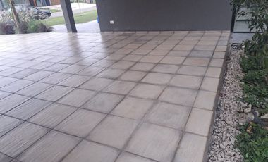 CASA EN VENTA A LA LAGUNA EN SAN SEBASTIAN