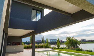 CASA EN VENTA A LA LAGUNA EN SAN SEBASTIAN
