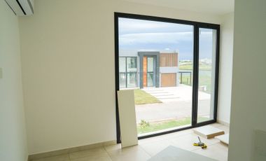 CASA EN VENTA A LA LAGUNA EN SAN SEBASTIAN