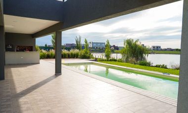 CASA EN VENTA A LA LAGUNA EN SAN SEBASTIAN