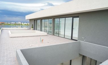 CASA EN VENTA A LA LAGUNA EN SAN SEBASTIAN