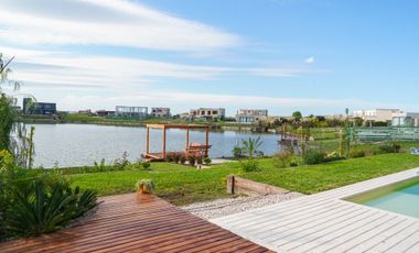 CASA EN VENTA A LA LAGUNA EN SAN SEBASTIAN