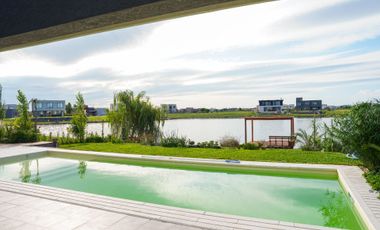 CASA EN VENTA A LA LAGUNA EN SAN SEBASTIAN