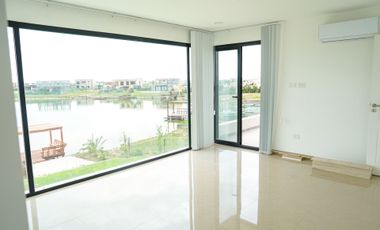 CASA EN VENTA A LA LAGUNA EN SAN SEBASTIAN