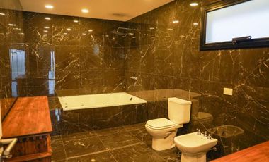CASA EN VENTA A LA LAGUNA EN SAN SEBASTIAN