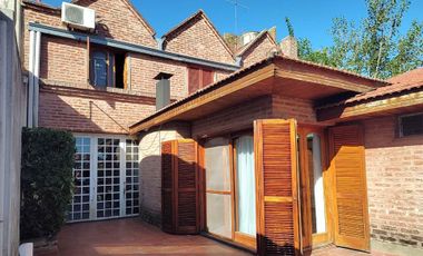 CASA A LA VENTA EN TOLOSA LA PLATA 4 DORMITORIOS
