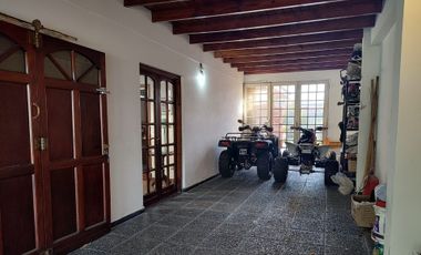 CASA A LA VENTA EN TOLOSA LA PLATA 4 DORMITORIOS