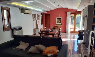 CASA A LA VENTA EN TOLOSA LA PLATA 4 DORMITORIOS