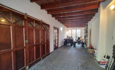 CASA A LA VENTA EN TOLOSA LA PLATA 4 DORMITORIOS