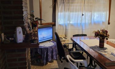 CASA 3 AMB.C/FONDO PARRILLA Y COCHERA