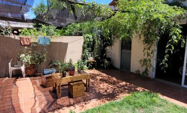 CASA 3 AMB.C/FONDO PARRILLA Y COCHERA