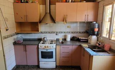 CASA 3 AMB.C/FONDO PARRILLA Y COCHERA
