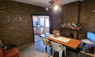 CASA 3 AMB.C/FONDO PARRILLA Y COCHERA