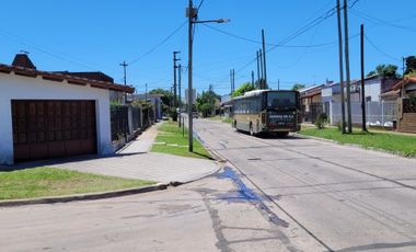 CASA 3 AMB.C/FONDO PARRILLA Y COCHERA