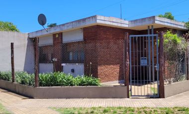 CASA 3 AMB.C/FONDO PARRILLA Y COCHERA