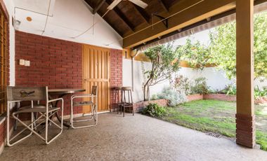 Dúplex tipo casa con entrada/inde. patio/cochera