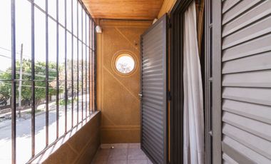 Dúplex tipo casa con entrada/inde. patio/cochera