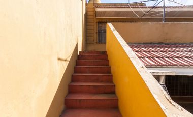 Dúplex tipo casa con entrada/inde. patio/cochera