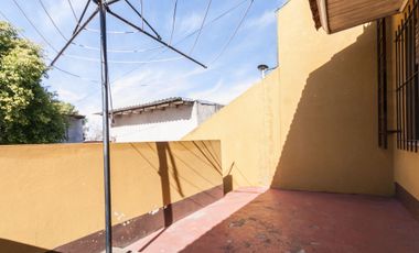 Dúplex tipo casa con entrada/inde. patio/cochera