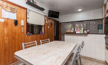 Dúplex tipo casa con entrada/inde. patio/cochera