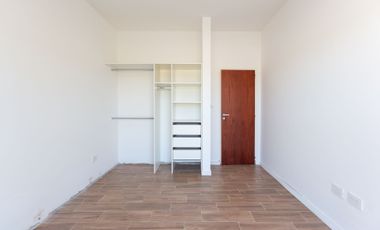 VENTA CASA 4 AMB. A ESTRENAR, EN LUJÁN. Permuta