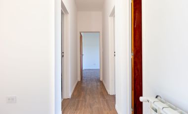 VENTA CASA 4 AMB. A ESTRENAR, EN LUJÁN. Permuta