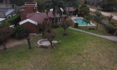 Casa Quinta de 3 dorm 3 baños a 100m de Ruta 1