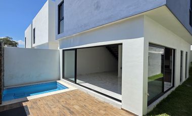 CASA EN COTO PRIVADO, 2 PLANTAS, ALBERCA, 3 RECÁMARAS, 2.5 BAÑOS.