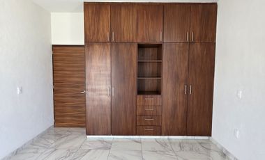 CASA EN COTO PRIVADO, 2 PLANTAS, ALBERCA, 3 RECÁMARAS, 2.5 BAÑOS.