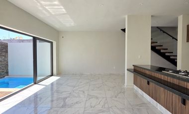 CASA EN COTO PRIVADO, 2 PLANTAS, ALBERCA, 3 RECÁMARAS, 2.5 BAÑOS.