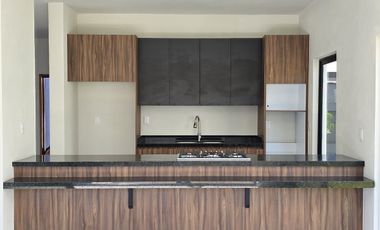 CASA EN COTO PRIVADO, 2 PLANTAS, ALBERCA, 3 RECÁMARAS, 2.5 BAÑOS.