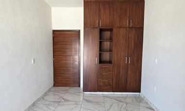 CASA EN COTO PRIVADO, 2 PLANTAS, ALBERCA, 3 RECÁMARAS, 2.5 BAÑOS.