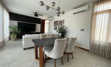 Hermosa casa en Fraccionamiento con acceso a la playa