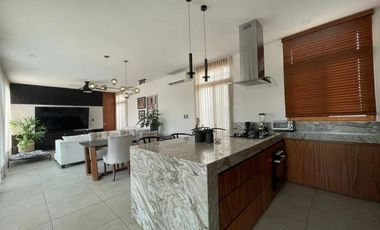 Hermosa casa en Fraccionamiento con acceso a la playa
